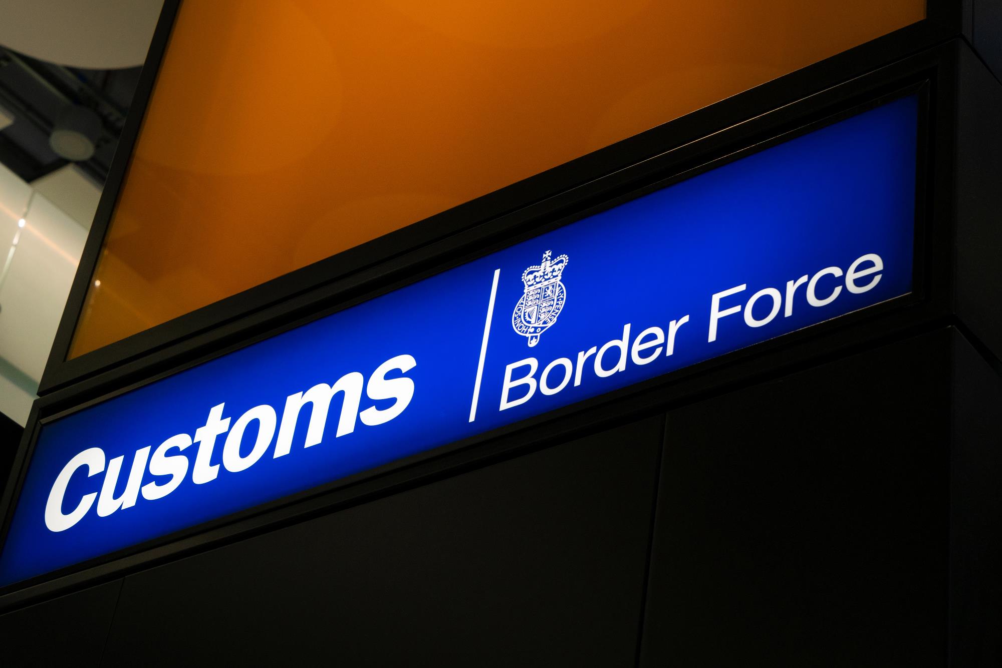 Customs in UK airport