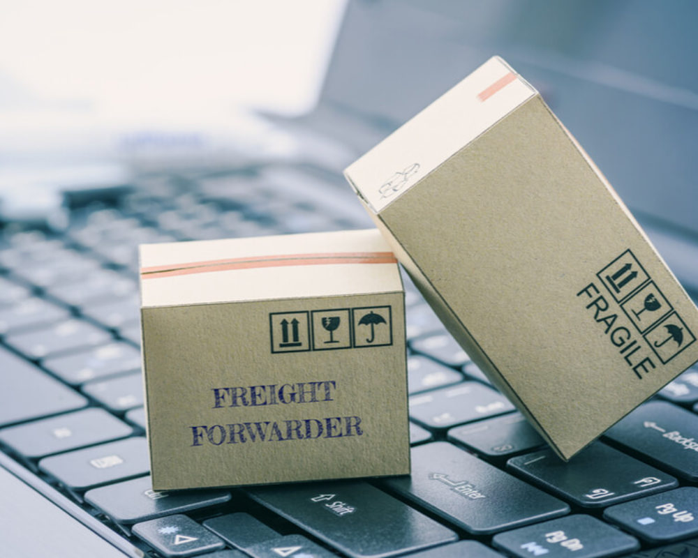 When Should You Use a Freight Forwarder?